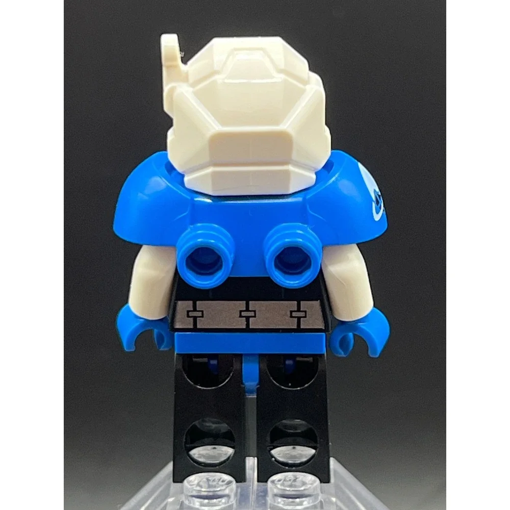 LEGO Space Ice Planet 2002 Series 26 Minifigure Blue Armor White Helmet col444